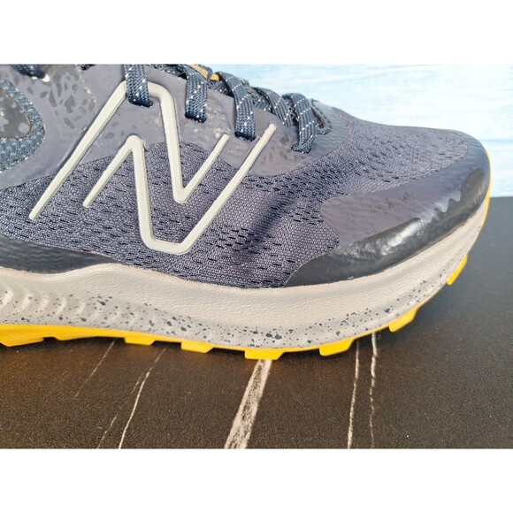 New Balance DynaSoft Nitrel v5 Trail Running Shoes Navy Gray Yellow Men\'s Sz 8.5 main image 5
